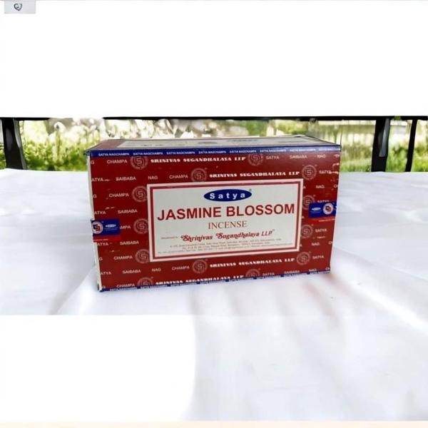 Incenso Jasmim Massala Jasmine Blosson Satya Caixa C 12 - Lua Mística - 100% Original - Loja Oficial Imagem de Incenso Jasmim Massala Jasmine Blosson Satya Caixa C 12