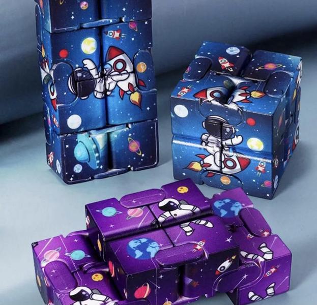 Imagem de Infinity Cube Fidget Toy Cubo Infinito Astronauta Roxo