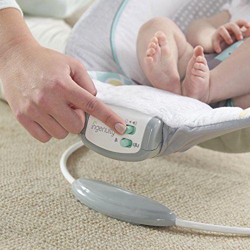 Imagem de Ingenuidade Reconfortante Baby Bouncer com assento infantil vibrante, música, barra removível e 2 pelúcia - Morrison, 0-6 meses