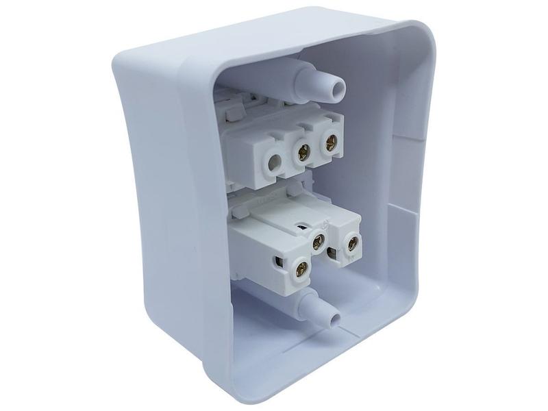 Interruptor Simples 1 Tecla + Tomada 20A 2p+t Sobrepor Externo Com Espelho Branco Linha Viena - EPM ACESSORIOS Imagem de Interruptor Simples 1 Tecla + Tomada 20A 2p+t Sobrepor Externo Com Espelho Branco Linha Viena