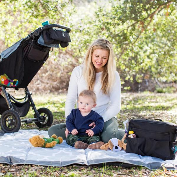 Imagem de J.L. Childress Cool 'N Cargo, Universal Fit Stroller Cooler and Organizer, Isolado, Facilmente Anexar ao carrinho ou despeitar para usar como saco de fraldas, preto