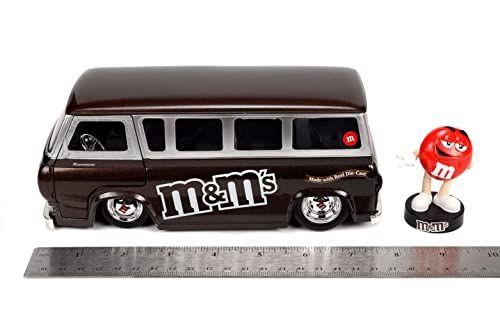 Imagem de Jada Toys M&M's 1:24 1965 Ford Econoline Die-cast Car com figura vermelha