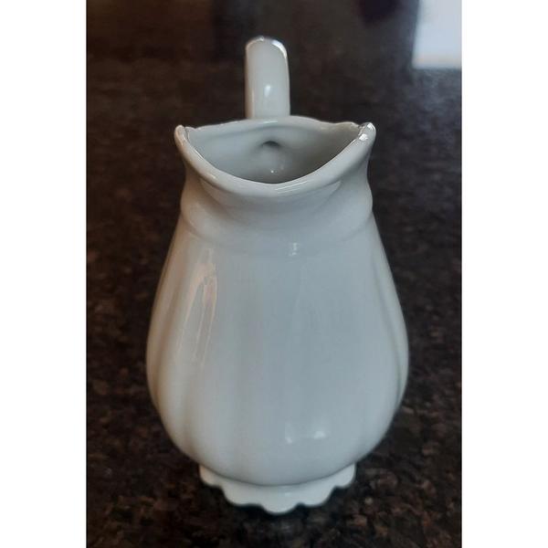 Jarra Clássica 300ml, Leiteira, Sucos e Bebidas - Porcelana Branca - Antilope Decor Porcelanas Imagem de Jarra Clássica 300ml, Leiteira, Sucos e Bebidas - Porcelana Branca