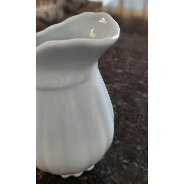 Jarra Clássica 300ml, Leiteira, Sucos e Bebidas - Porcelana Branca - Antilope Decor Porcelanas Imagem de Jarra Clássica 300ml, Leiteira, Sucos e Bebidas - Porcelana Branca