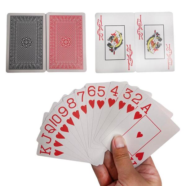 Jogo Baralho De Plastico Com Estojo Acrílico 2 Maços Com 54 Cartas Cada - Jodi Imagem de Jogo Baralho De Plastico Com Estojo Acrílico 2 Maços Com 54 Cartas Cada