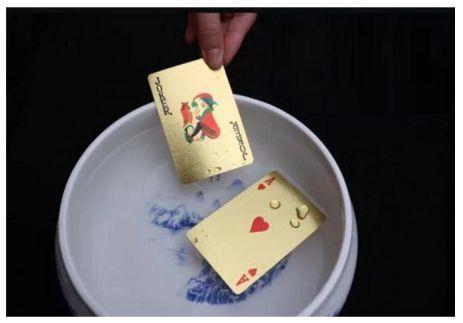 Jogo de Baralho Dourado Gold Ouro Carteado Cartas Poker Truco Dollar Resistente água Imagem de Jogo de Baralho Dourado Gold Ouro Carteado Cartas Poker Truco Dollar Resistente água
