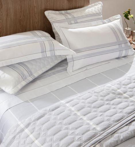 Jogo de Cama Queen Lazio 300 Fios Rory Kacyumara Imagem de Jogo de Cama Queen Lazio 300 Fios Rory Kacyumara
