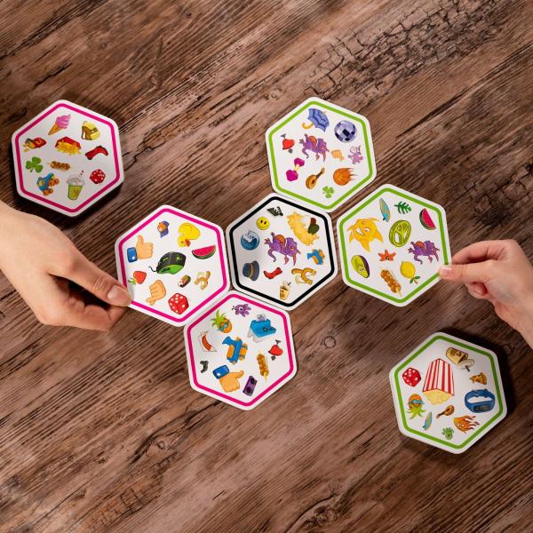 Imagem de Jogo De Cartas Card Game Conecte Os Iguais Dobble Connect