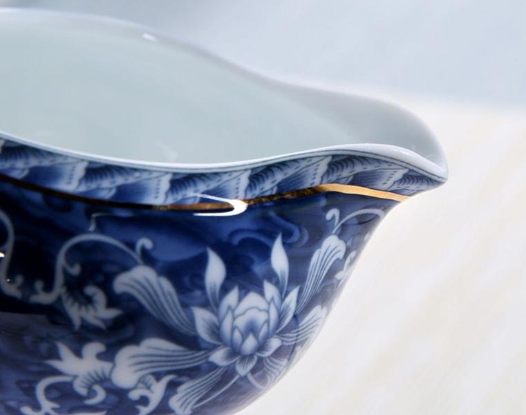 Imagem de Jogo de Chá Chinês Jingdezhen - Xícara, Bule e Jarra em Porcelana Azul e Branca