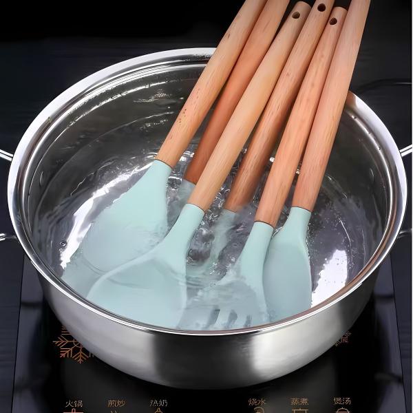 Imagem de Jogo de Cozinha Kit Com 12 Peças de Silicone, Utensílios e Copo Suporte para Cozinha Cabo de Madeira Verde Claro