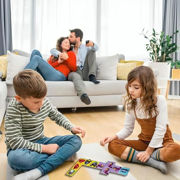 Jogo De Domino BatWheels Mdf 792333 Pais E Filhos Imagem de Jogo De Domino BatWheels Mdf 792333 Pais E Filhos