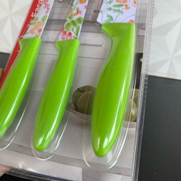 Imagem de Jogo de faca de cozinha verde decorada com flores de inox com 3 peças