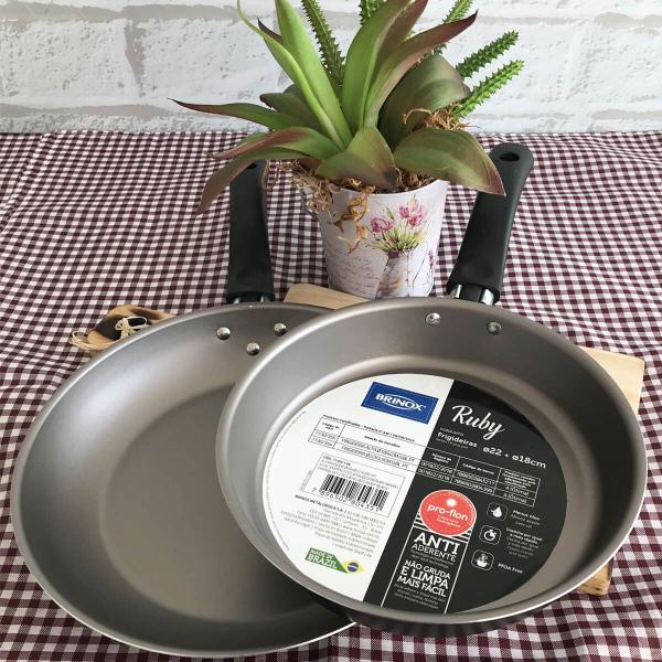 Jogo de Frigideiras Antiaderentes Pro-Flon em Alumínio 2 Peças Ruby Brinox Preto Imagem de Jogo de Frigideiras Antiaderentes Pro-Flon em Alumínio 2 Peças Ruby Brinox Preto