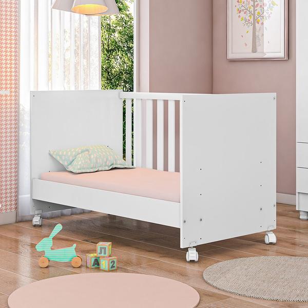 Imagem de Jogo de Quarto Infantil de Bebê Berço Doce Sonho c/ Rodízios + Roupeiro Lívia 4 Portas + Cômoda Sapateira para Quarto