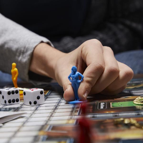 Imagem de Jogo de tabuleiro Hasbro Gaming Clue para crianças de 8 anos ou mais, 2 a 6 jogadores