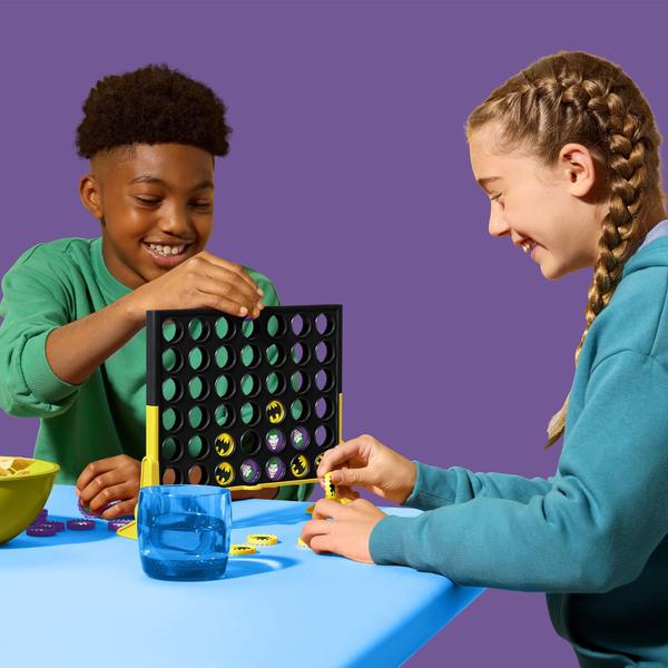 Imagem de Jogo de tabuleiro Hasbro Gaming Connect 4 Batman  6+ Years