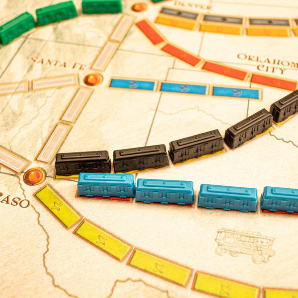 Imagem de JOGO DE TABULEIRO TICKET TO RIDE - Entre a bordo para uma divertida aventura - GALÁPAGOS