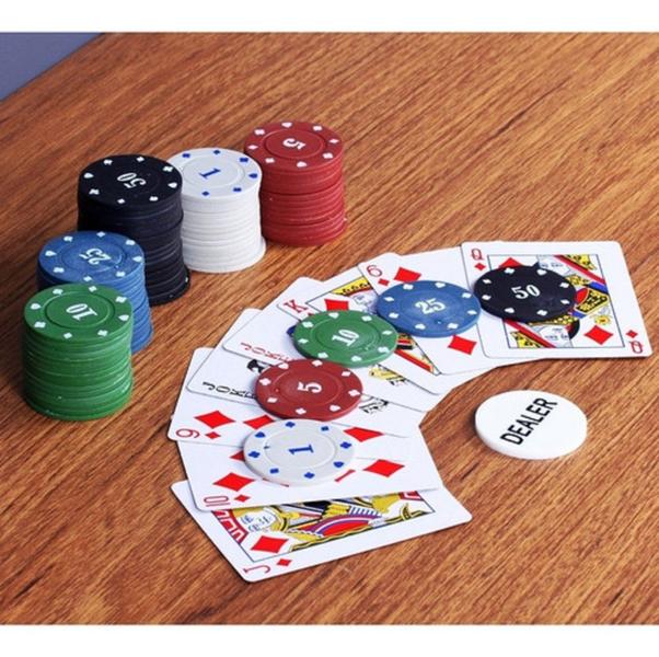 Jogo Poker Profissional Chips 80 Fichas + Baralho Cassino - Geral Imagem de Jogo Poker Profissional Chips 80 Fichas + Baralho Cassino