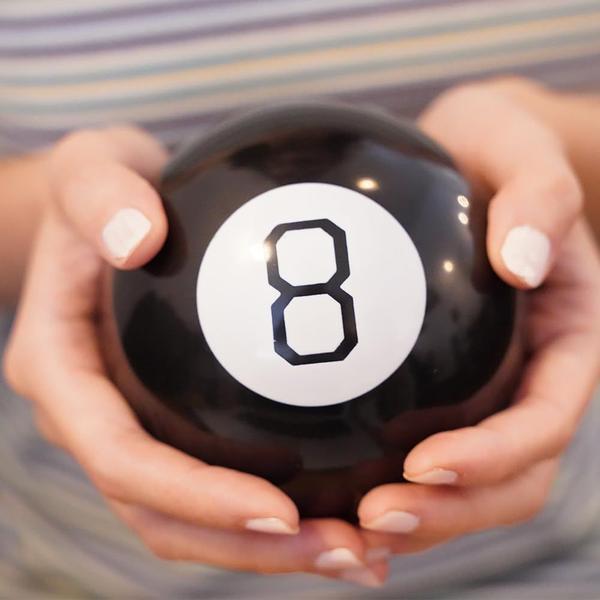 Jogo retrô Fortune Telling Mystic 8 Ball Novelty Black - MystiCabin Imagem de Jogo retrô Fortune Telling Mystic 8 Ball Novelty Black