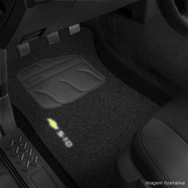 Imagem de Jogo Tapete Chevrolet S10 2001 a 2011 Cabine Simples Carpete Preto com Grafia Bordado 2 Peças