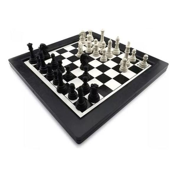 Jogo Xadrez e Trilha 24x24cm Dutati Imagem de Jogo Xadrez e Trilha 24x24cm Dutati