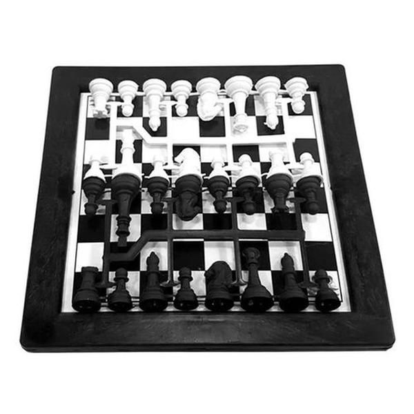 Jogo Xadrez e Trilha 24x24cm Dutati Imagem de Jogo Xadrez e Trilha 24x24cm Dutati