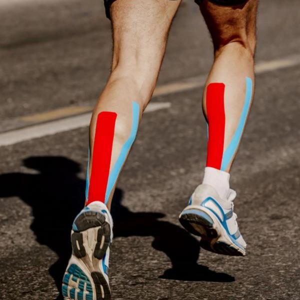 Kinesio Taping Faixa Elástica Cola Na Pele Para Praticar Esportes Alto Desempenho - 5cm X 3 Metros Vermelha - Vitaltape Imagem de Kinesio Taping Faixa Elástica Cola Na Pele Para Praticar Esportes Alto Desempenho - 5cm X 3 Metros Vermelha