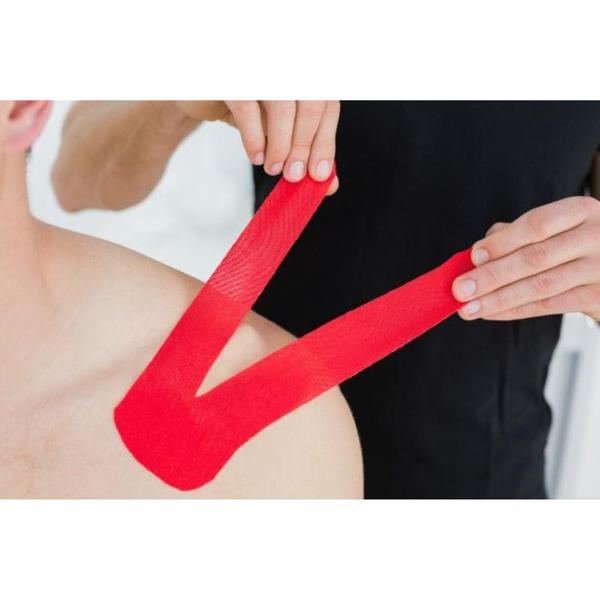 Kinesio Taping Faixa Elástica Cola Na Pele Para Praticar Esportes Alto Desempenho - 5cm X 3 Metros Vermelha - Vitaltape Imagem de Kinesio Taping Faixa Elástica Cola Na Pele Para Praticar Esportes Alto Desempenho - 5cm X 3 Metros Vermelha