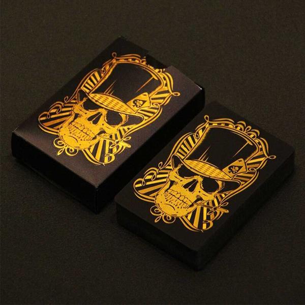 Kit 02 Baralho Preto e Dourado Ouro Caveira Impermeável Skull Black Luxo Colecionador Mágica Liso Truco Poker - Boa Ideia Variedades e Presentes Imagem de Kit 02 Baralho Preto e Dourado Ouro Caveira Impermeável Skull Black Luxo Colecionador Mágica Liso Truco Poker