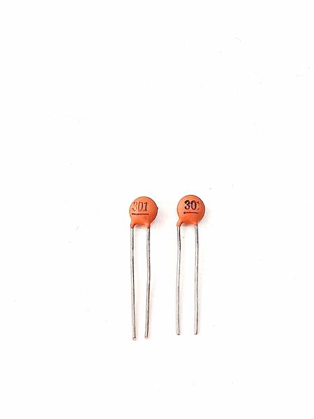 Imagem de Kit 02 Capacitor Cerâmico 301pf 25V