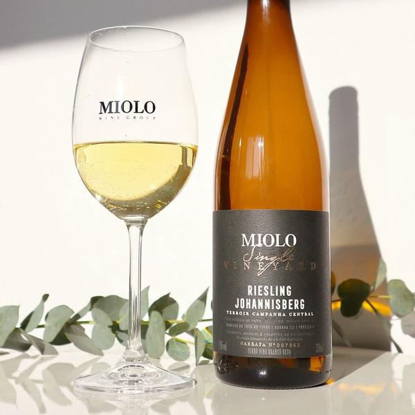 Kit 06 Unidades Vinho Miolo Single Vineyard Riesling 750ml Imagem de Kit 06 Unidades Vinho Miolo Single Vineyard Riesling 750ml