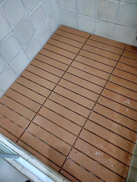 Imagem de KIT 10 DECK MODULAR ANTIDERRAPANTE PLASTICO 30x30 PISCINA VARANDA JARDIM SACADA BOX CHUVEIRO