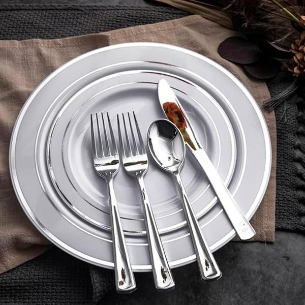 Kit 104 Garfos 18,5Cm Descartáveis De Luxo Em Plástico Prata - Udlandia Imagem de Kit 104 Garfos 18,5Cm Descartáveis De Luxo Em Plástico Prata