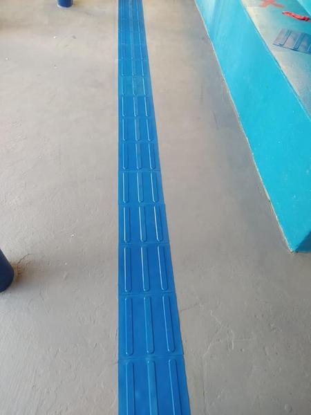 Imagem de Kit 16 Pçs Piso Tátil Pvc 25X25 Direcional ul