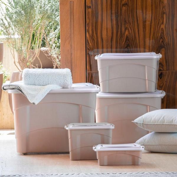 Kit 2 Caixa Organizadora Transparente Plástica Multiuso Pratic Box 90 L - Paramount Imagem de Kit 2 Caixa Organizadora Transparente Plástica Multiuso Pratic Box 90 L
