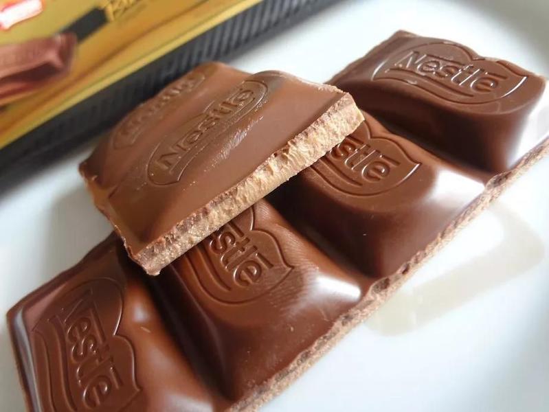 Kit 2 Caixas De Chocolate Alpino Ao Leite C/22un 25g- Nestlé Imagem de Kit 2 Caixas De Chocolate Alpino Ao Leite C/22un 25g- Nestlé