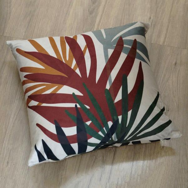 Kit 2 Capa Almofada Veludo Folhagem Moderna Bege Bordô 45x45 - M3 Decoração Imagem de Kit 2 Capa Almofada Veludo Folhagem Moderna Bege Bordô 45x45