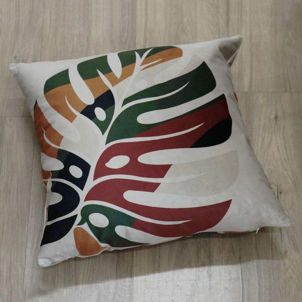 Kit 2 Capa Almofada Veludo Folhagem Moderna Bege Bordô 45x45 - M3 Decoração Imagem de Kit 2 Capa Almofada Veludo Folhagem Moderna Bege Bordô 45x45