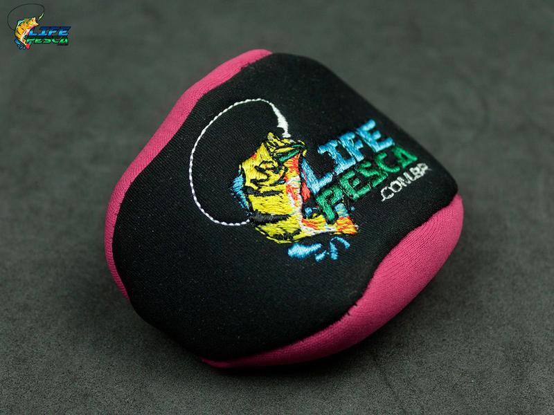 Imagem de Kit 2 Capas Protetora P/ Carretilha Perfil Baixo em Neoprene Rosa - Life Pesca