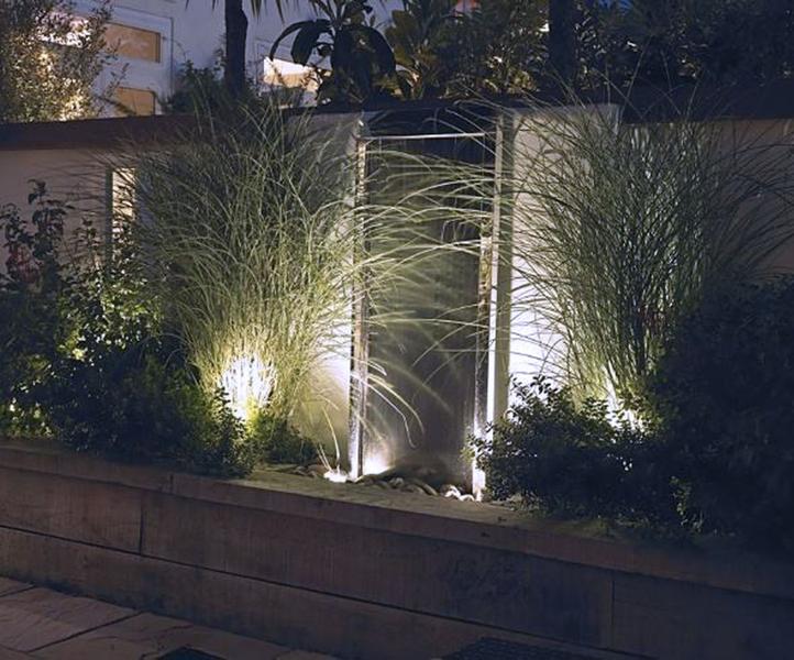 Imagem de Kit 2 Espetos Projetor LED COB para Jardim 5W Bivolt - Luz Branca Fria/6000K