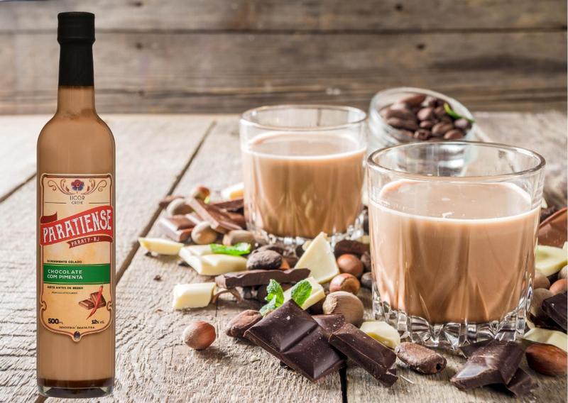 Imagem de Kit 2 Licores de Chocolate com Pimenta Paratiense 500 ml Coquetéis Exótimos Cachaça Lembrancinha Presente Presenteável