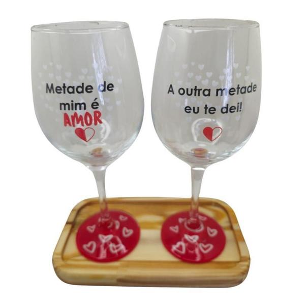 Imagem de Kit 2 Taças Bandeja Namorados Casal Amor Personalizada Vinho