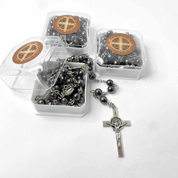 Imagem de Kit 2 Terços São Bento hematita religioso medalha crucifixo pesado delicado