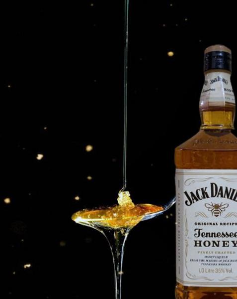 Imagem de Kit 2 Whiskey Jack Daniel's Honey 1.000ml com 4 Copos de Vidro Shot de 45ml