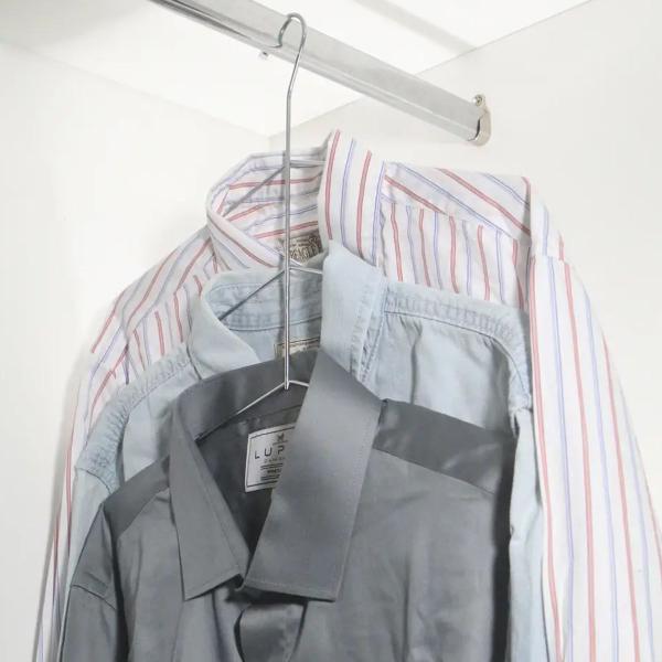 Kit 20 Cabides Para Camisetas Guarda Roupas Cabides Com 3 Seções Passerini Imagem de Kit 20 Cabides Para Camisetas Guarda Roupas Cabides Com 3 Seções Passerini