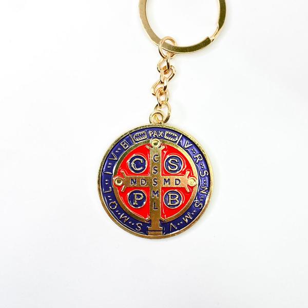 Kit 3 Chaveiros medalha proteção São Bento dourado vários detalhes - Filó modas Imagem de Kit 3 Chaveiros medalha proteção São Bento dourado vários detalhes