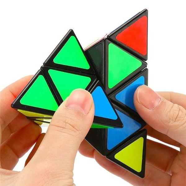 Kit 3 Cubo Mágico 2x2x2+3x3x3+pirâmide Profissional Qiyi Moyu black - moyu/qytoys Imagem de Kit 3 Cubo Mágico 2x2x2+3x3x3+pirâmide Profissional Qiyi Moyu black