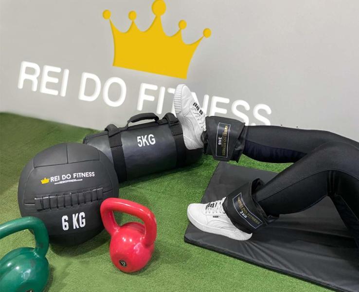 Kit 3 Pares Caneleiras Tornozeleiras Peso Treino Academia Musculação 3 ao 5kg - Rei do Fitness Imagem de Kit 3 Pares Caneleiras Tornozeleiras Peso Treino Academia Musculação 3 ao 5kg