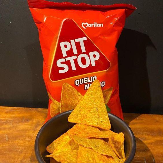 Kit 30 Salgadinhos Nachos Queijo Snack/ Lanche Escolar Delicosamente Crocante e Saboroso - Marilan Imagem de Kit 30 Salgadinhos Nachos Queijo Snack/ Lanche Escolar Delicosamente Crocante e Saboroso
