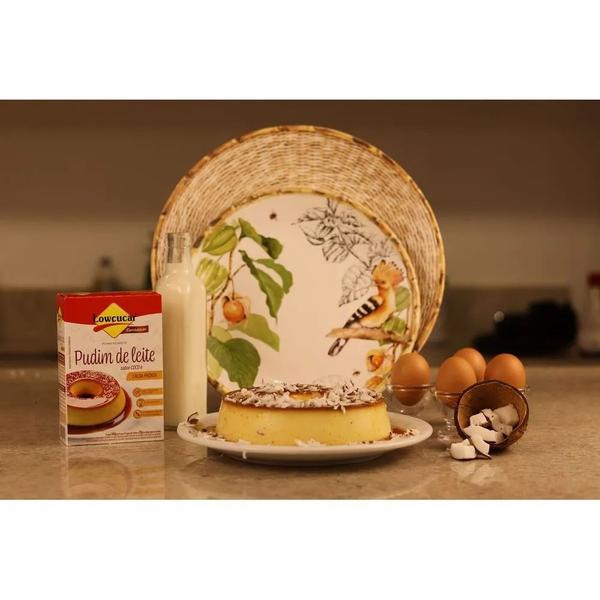 Kit 4 pudim de leite sabor coco e calda pronta de caramelo zero acucar lowcucar 100g - Lowçucar Imagem de Kit 4 pudim de leite sabor coco e calda pronta de caramelo zero acucar lowcucar 100g